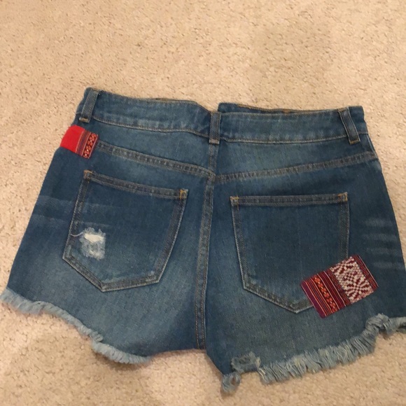 Bullhead (Pacsun) Denim Tribal Mom Shorts Size 3 - Picture 2 of 3
